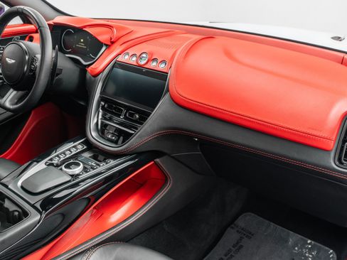 Used 2021 Aston Martin DBX AWD/4WD image 14