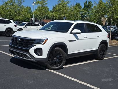 Used 2024 Volkswagen Atlas Cross Sport SE w/ Panoramic Sunroof Package