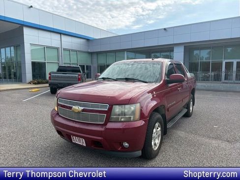 Used 2007 Chevrolet Avalanche LT RWD image 1