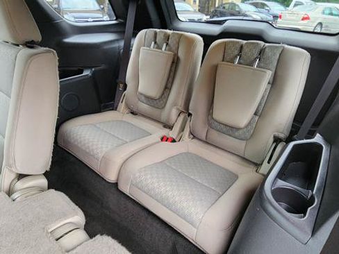 Used 2013 Ford Explorer XLT AWD/4WD image 19