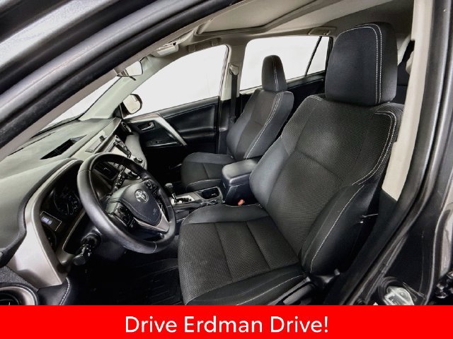 Used 2017 Toyota RAV4 XLE FWD image 5