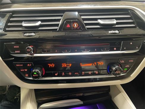 Used 2018 BMW M550i xDrive image 19