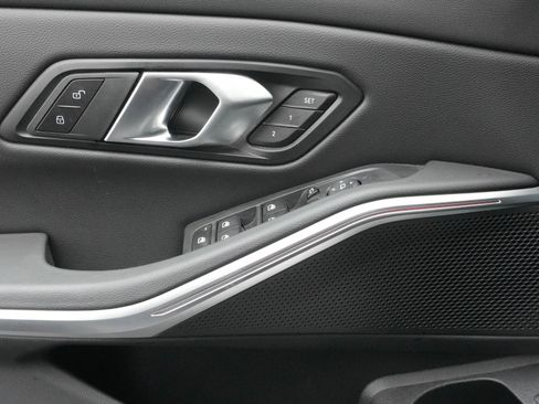 Used 2025 BMW 330i xDrive Sedan image 16
