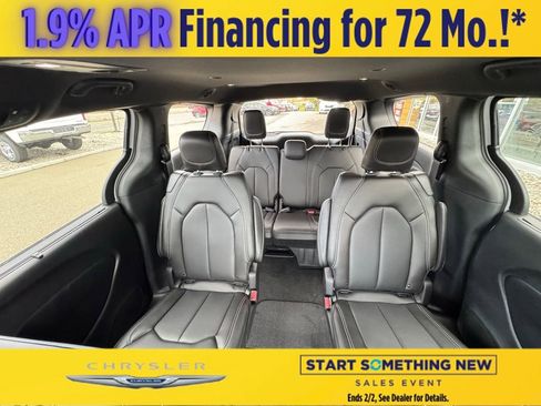 New 2026 Chrysler Pacifica Select image 41