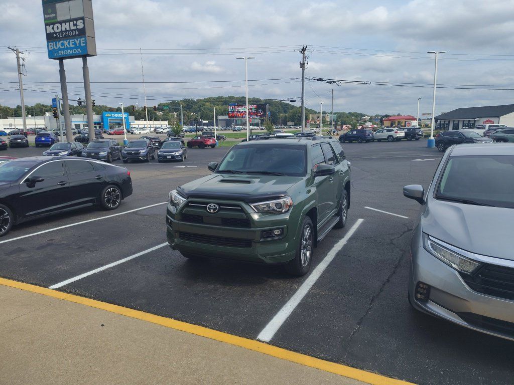 Used 2022 Toyota 4Runner TRD Sport AWD/4WD image 10