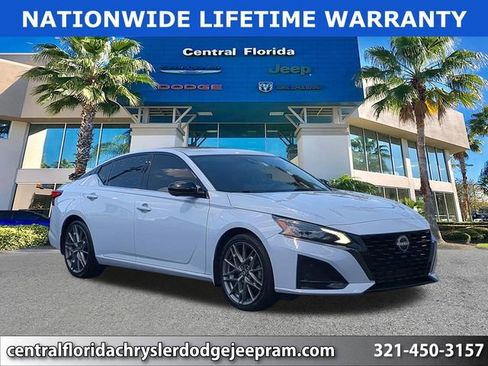 Used 2023 Nissan Altima 2.0 SR FWD image 1