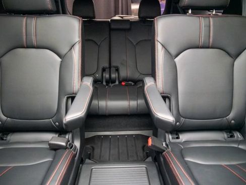 Certified 2025 Honda Pilot TrailSport image 11