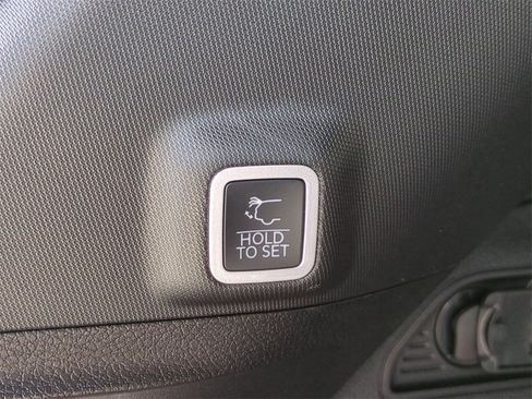 New 2025 Jeep Grand Cherokee Summit image 14