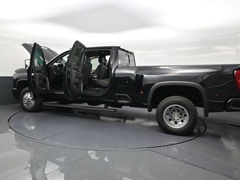 Used 2025 Chevrolet Silverado 3500 High Country w/ High Country Premium Package AWD/4WD image 31