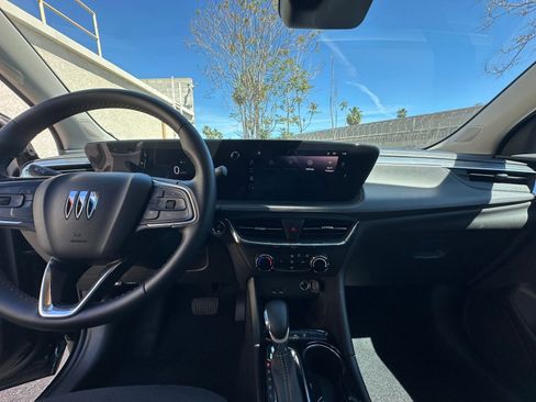 Used 2025 Buick Encore GX Preferred image 32