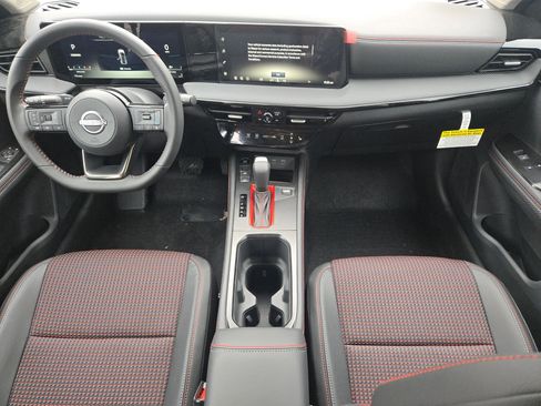 New 2026 Nissan Kicks SR w/ Cold Weather Package FWD image 13