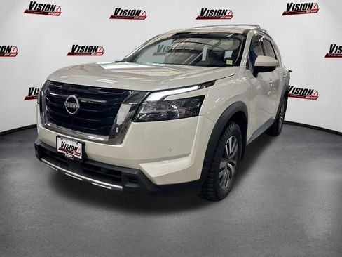 Certified 2024 Nissan Pathfinder SL AWD/4WD image 1