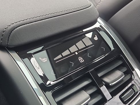 New 2026 Volvo XC60 B5 Ultra w/ Protection Package Premier image 10