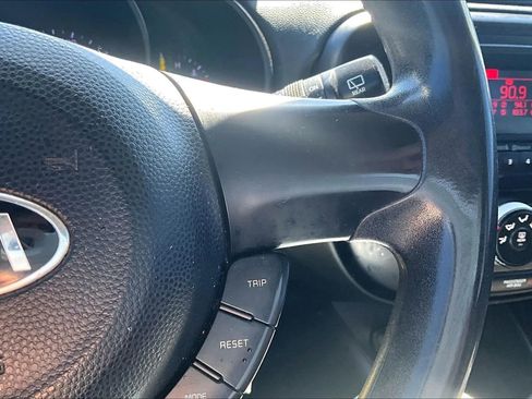 Used 2016 Kia Soul FWD image 18