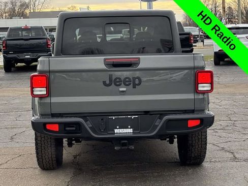 Used 2023 Jeep Gladiator Sport image 33