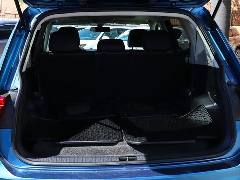 Used 2020 Volkswagen Tiguan SE w/ Panoramic Sunroof Package FWD image 24
