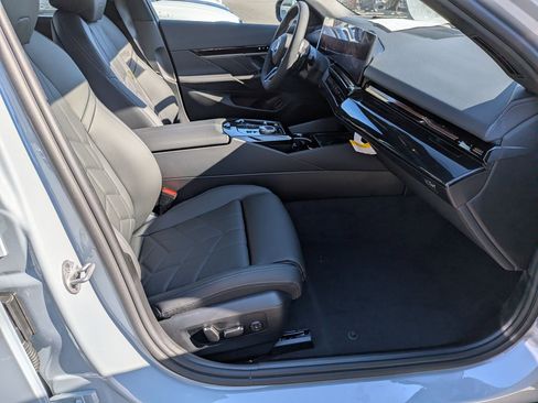 New 2026 BMW 530i xDrive w/ M Sport Package image 37