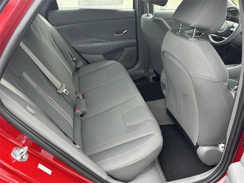New 2025 Hyundai Elantra SEL image 15