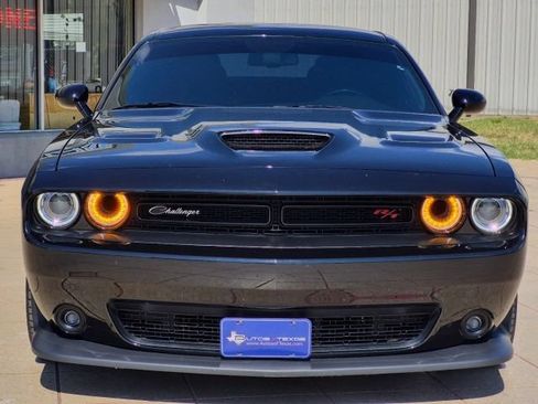 Used 2022 Dodge Challenger R/T Scat Pack RWD image 2