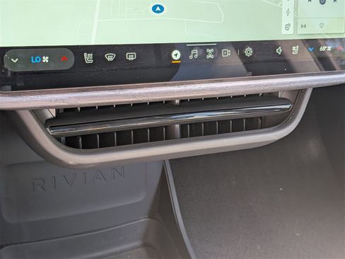 Used 2022 Rivian R1T Adventure image 23