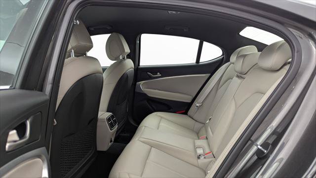 Used 2023 Genesis G70 2.0T RWD image 17