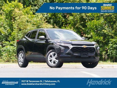 Used 2024 Chevrolet Trax LS FWD image 1