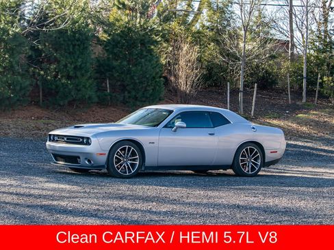 Used 2023 Dodge Challenger R/T image 3