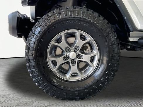 Used 2023 Jeep Gladiator Sport AWD/4WD image 21