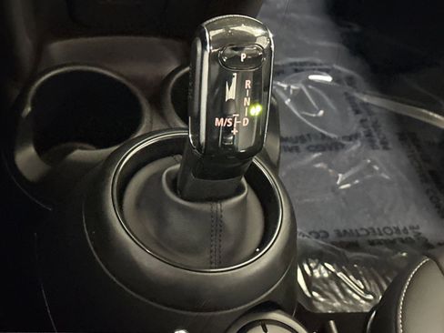 Used 2021 MINI Cooper 4-Door Hardtop image 30