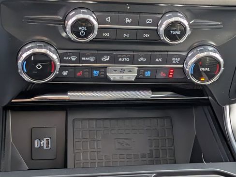 Used 2022 Ford F150 Platinum w/ Equipment Group 701A High image 16