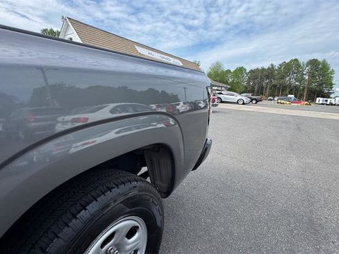 Used 2022 Nissan Frontier S image 17