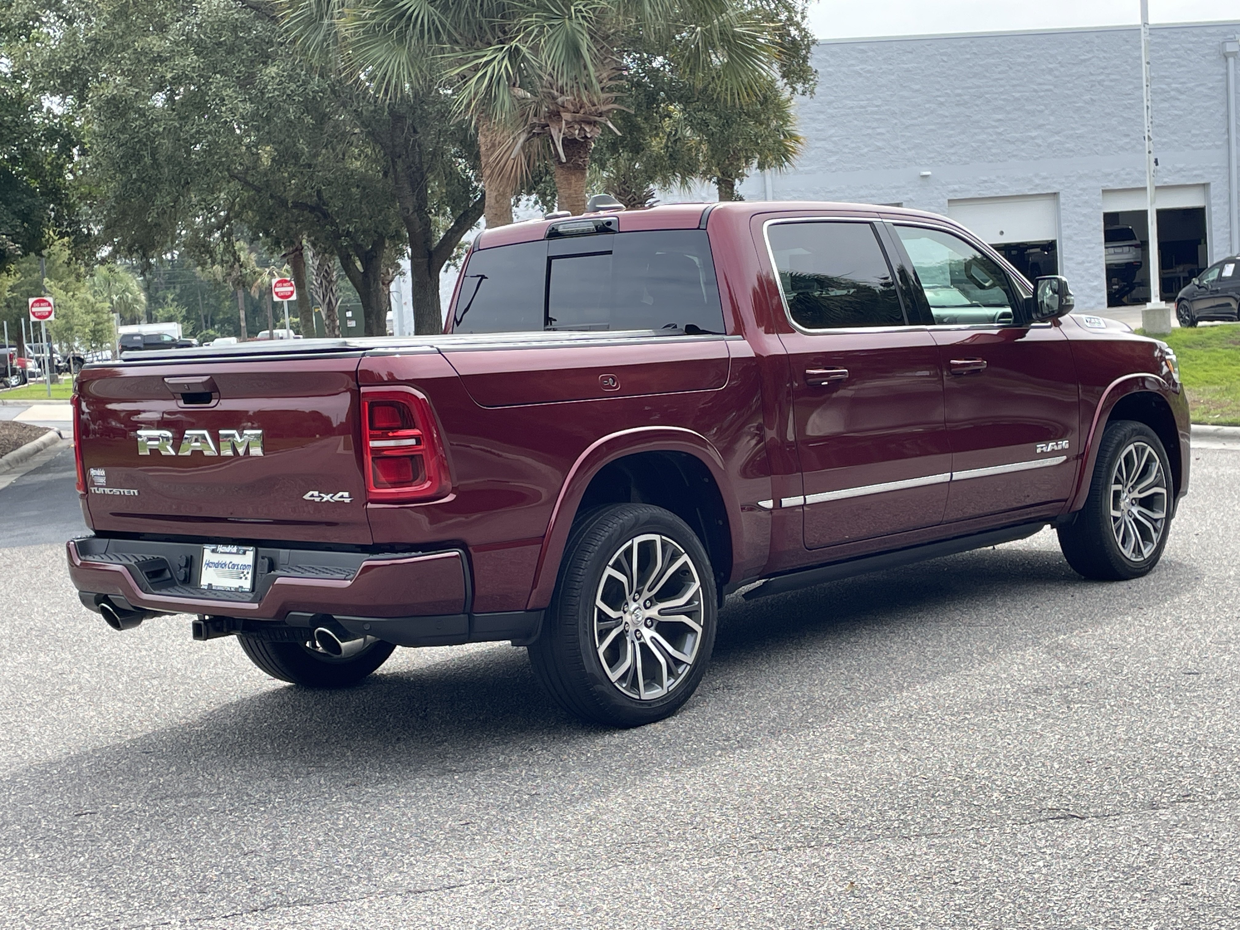 Used 2025 RAM 1500 Tungsten AWD/4WD image 9