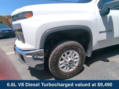 Used 2024 Chevrolet Silverado 2500 LT w/ Convenience Package AWD/4WD image 2