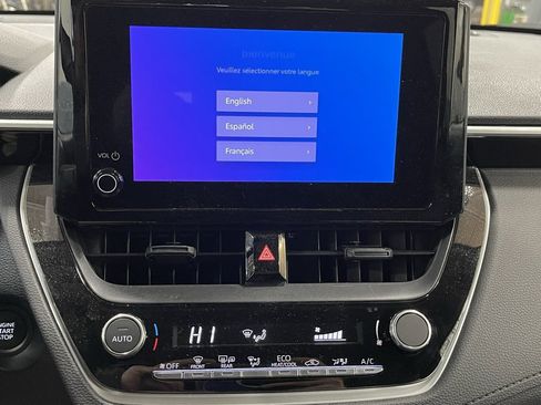 Used 2025 Toyota Corolla Cross LE image 10