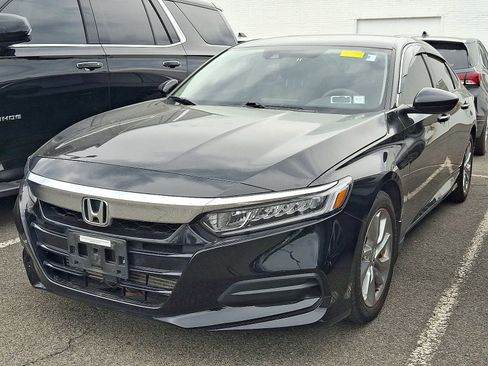 Used 2018 Honda Accord LX image 3