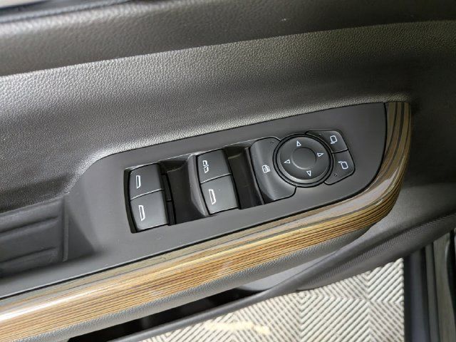 Used 2022 GMC Acadia SLE w/ Driver Convenience Package FWD image 13