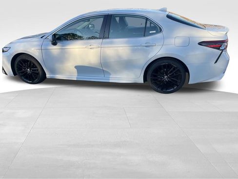 Used 2023 Toyota Camry XSE image 7