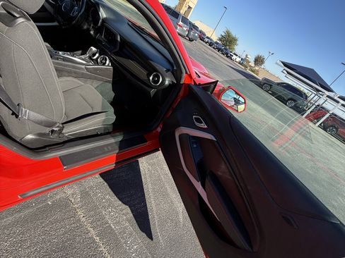 Used 2020 Chevrolet Camaro LT image 25