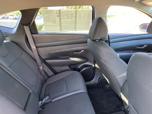 Used 2025 Hyundai Tucson SE FWD image 24