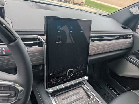 Used 2025 GMC Sierra EV Denali image 20