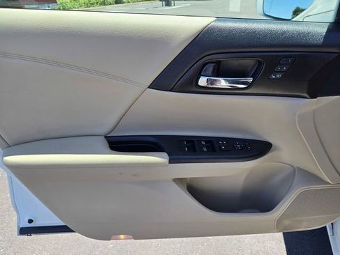 Used 2015 Honda Accord EX-L image 16