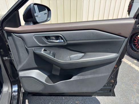 Used 2021 Nissan Rogue SL FWD image 37