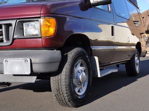 Used 2005 Ford E-350 and Econoline 350 XL RWD image 4