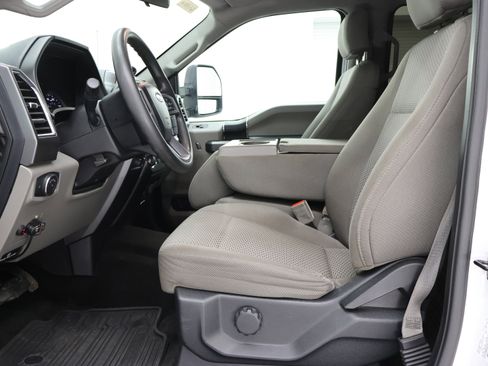Used 2018 Ford F250 XLT AWD/4WD image 8