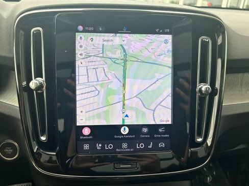 Certified 2025 Volvo XC40 B5 Core AWD/4WD image 25
