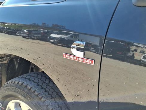 New 2026 RAM 2500 Laramie AWD/4WD image 10