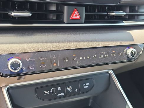 New 2027 Kia Carnival EX FWD image 26