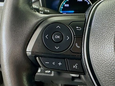 Used 2022 Toyota RAV4 XLE w/ Convenience Package AWD/4WD image 10