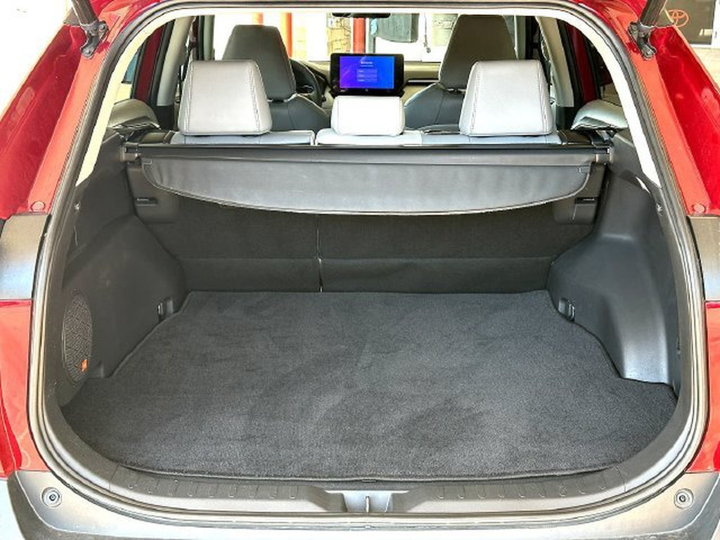Certified 2023 Toyota RAV4 XLE Premium FWD image 31