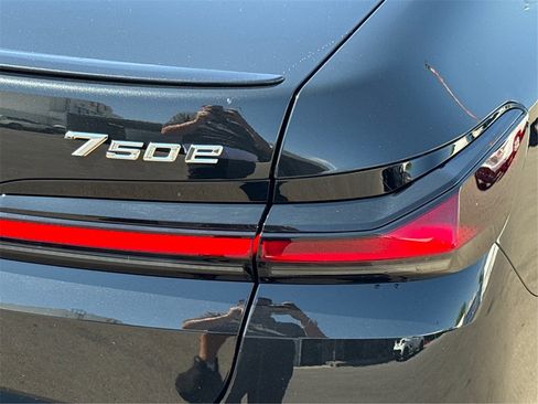 New 2026 BMW 750e xDrive image 17